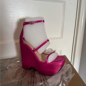 Steve Madden Pink Wedge Sandals with Strappy Design